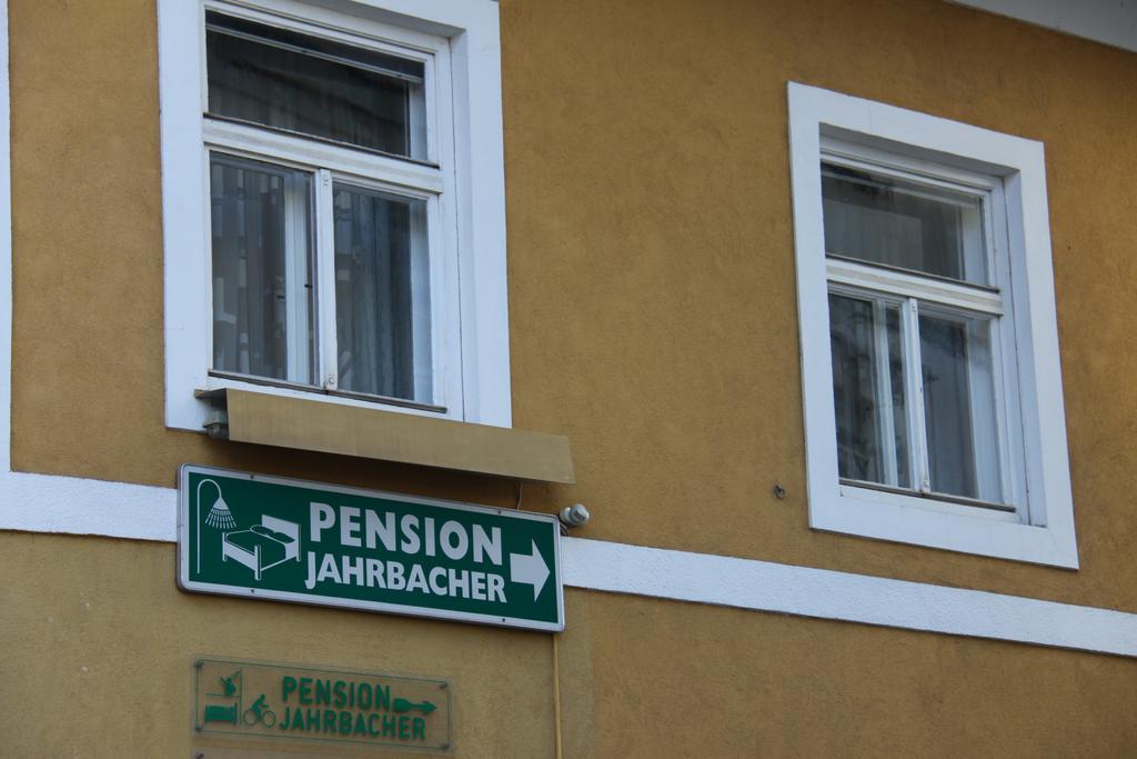 לאובן Pension Jahrbacher מראה חיצוני תמונה